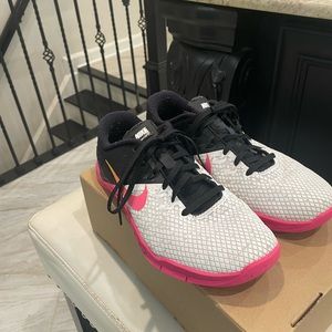 Nike Metcons 4- size 7 women’s
